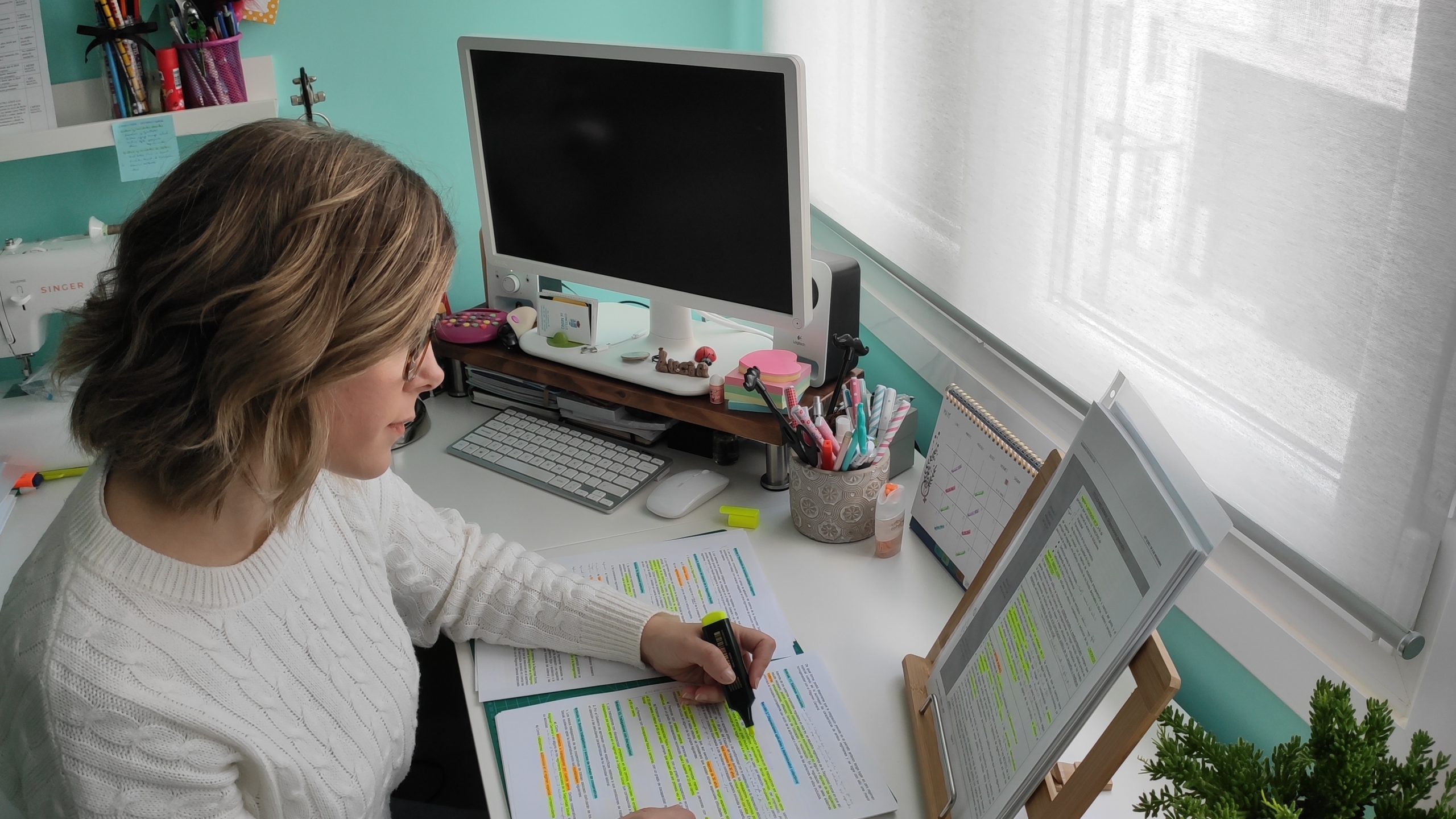 Lucía Vázquez, estudiando durante esta cuarentena.
